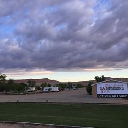 Duke's Slickrock Campground & RV Park - Campground view from the highway