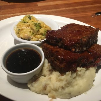 Cheddar's Scratch Kitchen - Better than Mom's Meatloaf Idaho Mashed Potatoes Broccoli Cheese Casserole all was hot and really tasty - American Near Me - Clearwater, Florida
