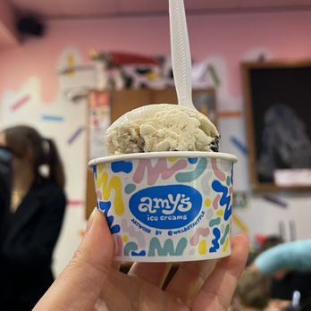 Amy's Ice Creams - Oreo Ice Cream (pc: @anniebitez) - Ice Cream & Frozen Yogurt Near Me - Austin, Texas Amy's Ice Creams - Oreo Ice Cream (pc: @anniebitez) - Ice Cream & Frozen Yogurt Near Me - Austin, Texas