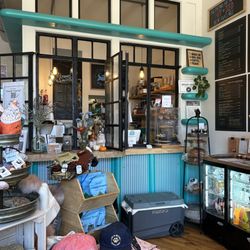 Zoomies Pet Cafe
