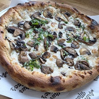 Arthur Mac's Little Snack - Personal Vegan Olive & Shroom Pizza - Pizza Near Me - Emeryville, California