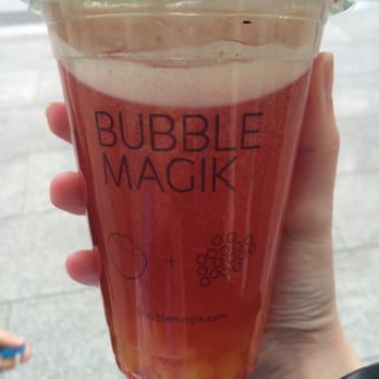 Bubble Magik - Strawberry fruit tea with passion fruit boba - Bubble Tea Near Me - London, XGL