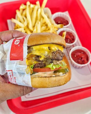 In-N-Out Burger by null