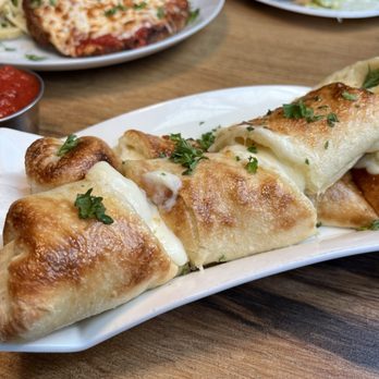 Bold Pizzeria - Garlic Cheese Bombs with Marinara Sauce - Pizza Near Me - Kamloops, British Columbia