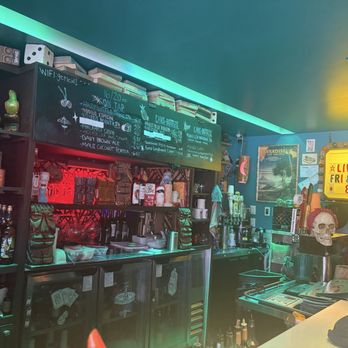 High Roller Tiki Lounge - Bar - Tiki Bars Near Me - Solvang, California