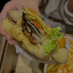 Shake Shack Century City Mall - 2nd Floor - IG: @no.ni.eats | 'Shroom Burger