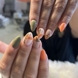 Yayas Royal Nails