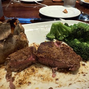 LongHorn Steakhouse - American Near Me - Baytown, Texas