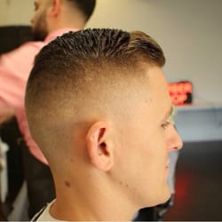 Cut throat barbershoppe Old Town - Nice fade!!