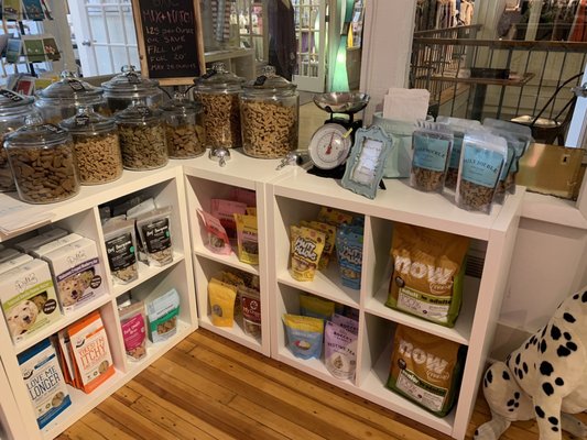 Bella & Lindy Pet Boutique by null