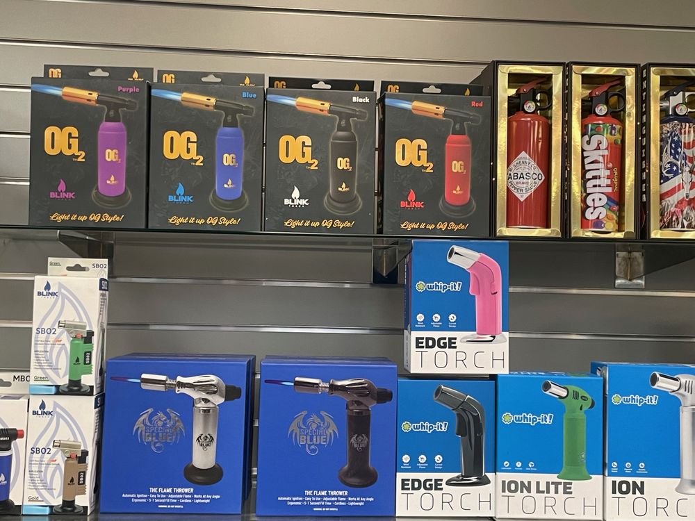 SMOKE SHOP PIPES & STUFF Updated June 2024 51 Photos 901 Lucinda