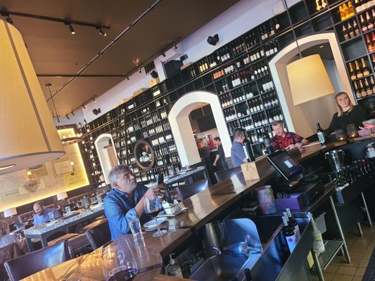 CRÚ Food & Wine Bar by null
