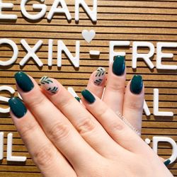 5th Ave Nails & Spa