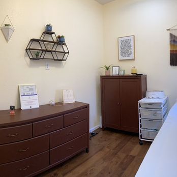 Honey B's - Honey B's Beauty Salon - Waxing Near Me - Capitola , California Honey B's - Honey B's Beauty Salon - Waxing Near Me - Capitola , California