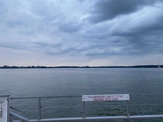 Oxford Bellevue Ferry by null