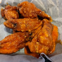 Pounders Bar & Grill - House Buffalo wings