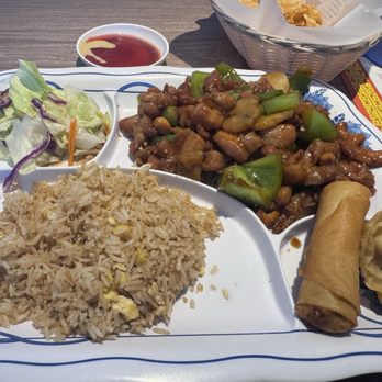 Nu Great Wok - Cashew Chicken Lunch Special - Chinese Near Me - Burbank, California