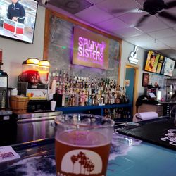Salty Sisters Bar And Grill - Love this place!