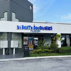 El Mata Munchies - Outside the restaurant