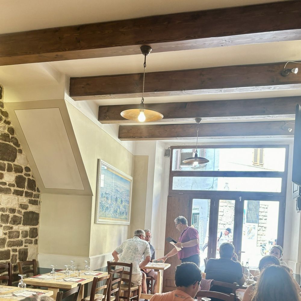 Trattoria Da Benvenuto - One of the 2 dining areas on each side of the restaurant - Tuscan Near Me - Florence, FI Trattoria Da Benvenuto - One of the 2 dining areas on each side of the restaurant - Tuscan Near Me - Florence, FI
