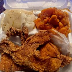 The Soul Food Shawarma Bistro - Turkey chops, mashed potatoes and yams. This is sublime comfort food. I love it.