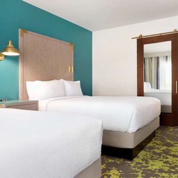 Embassy Suites by Hilton Boulder - Guest room - Hotels Near Me - Boulder, Colorado