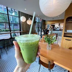 Fifth Vessel Coffee - Peach matcha on ice