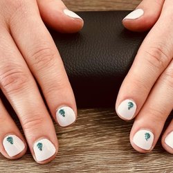 Le Petit Nail Spa - Christmas Nail - Holidays Nail
