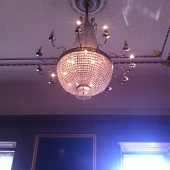 Edinburgh Council City Chambers - Chandelier - Landmarks & Historical Buildings Near Me - Edinburgh, EDH