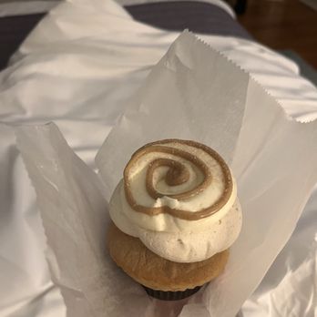 Cupcake Charlie's - Cinnamon roll cupcake (flavor of the day 10/19) - Bakeries Near Me - Newport, Rhode Island