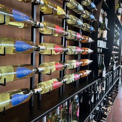 Decantos Vinícola - The inside is beautiful