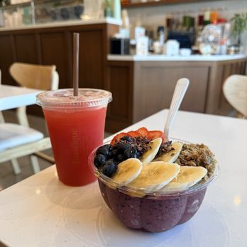 Toastique - Açaí bowl and watermelon juice - Juice Bars & Smoothies Near Me - Henderson, Nevada