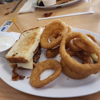 Mountain Munchies - patty melt be sure to say cheese & grilled onions or it's a burger sandwich. - Sandwiches Near Me - Big Bear Lake, California Mountain Munchies - patty melt be sure to say cheese & grilled onions or it's a burger sandwich. - Sandwiches Near Me - Big Bear Lake, California