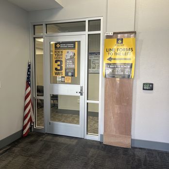 Driver Licensing Regional Office - Inside - Departments of Motor Vehicles Near Me - Hopkinsville, Kentucky Driver Licensing Regional Office - Inside - Departments of Motor Vehicles Near Me - Hopkinsville, Kentucky