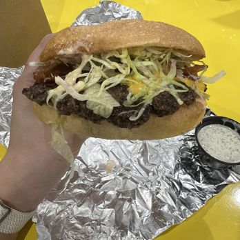 Smashed RVA - Mac smash with bacon - Burgers Near Me - Richmond, Virginia Smashed RVA - Mac smash with bacon - Burgers Near Me - Richmond, Virginia