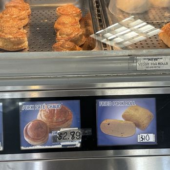 Lee's Sandwiches - Counter - Vietnamese Near Me - GardenGrove, California