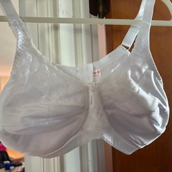 Comfort Care Medical - 1960s era bra with major seam across the breast. I am sending it back. Like a bra for a prisoner, ugly but adequate.