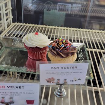 Common Ground Coffee & Cupcakes - I love the Red Velvet, my personal favorite.  But I won't turn down the Van Houten either (or almost anything with sprinkles). - Coffee & Tea Near Me - Renton, Washington
