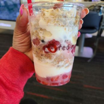 Red Mango - Berry parfait - Ice Cream & Frozen Yogurt Near Me - Dallas, Texas