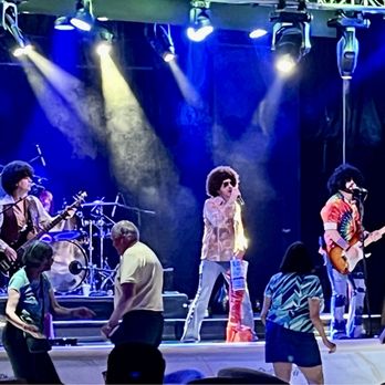 Rhythm & Riffs Lounge - Come for the music, not the bartenders who charge for a double without asking - Lounges Near Me - Las Vegas, Nevada