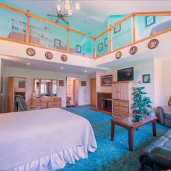 Alaska House of Jade - Master Suite