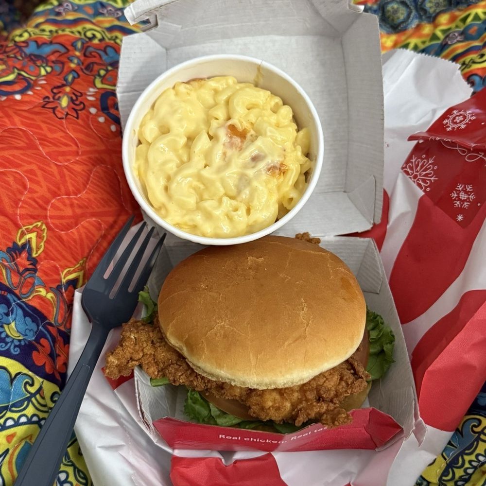 My Mac & Cheese and Chick-fil-A- Deluxe Sandwich were scrumptious. Fresh and delivered in 15 minutes. My Mac & Cheese and Chick-fil-A- Deluxe Sandwich were scrumptious. Fresh and delivered in 15 minutes.