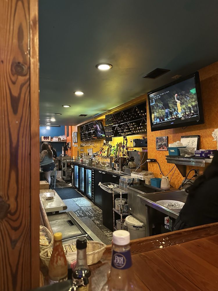 The Black Pearl Oyster Bar