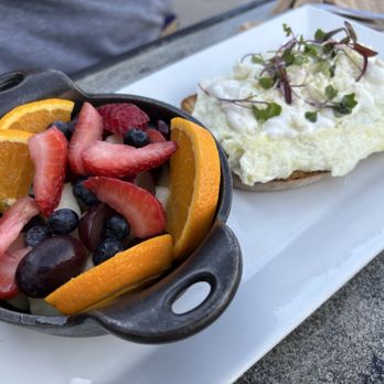 Sloopy's Beach Cafe - Avocado toast with egg whites - American Near Me - Manhattan Beach, California
