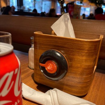Happy Restaurant - Just press the button for your waitress to come . - Seafood Near Me - London, XGL