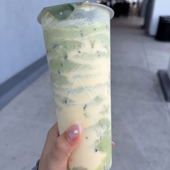 OMOMO Tea Shoppe - Oreo brulee green tea - Bubble Tea Near Me - Tustin, California OMOMO Tea Shoppe - Oreo brulee green tea - Bubble Tea Near Me - Tustin, California