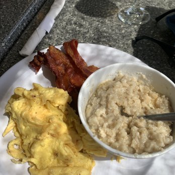 Daily Eats - 2 Egg Special w/ bacon & oatmeal - New American Near Me - Tampa, Florida