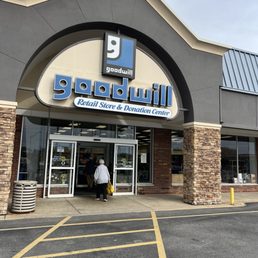 Exterior photo of Goodwill - Chesterfield, Missouri Exterior photo of Goodwill - Chesterfield, Missouri
