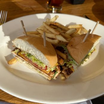 Doc B's Restaurant + Bar - This is The Wright Chicken Sandwich - New American Near Me - Austin, Texas