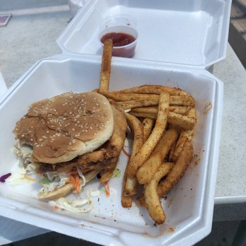 El Vado Taproom - Chicken Sandwich - Beer Bar Near Me - Albuquerque, New Mexico